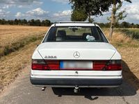 Gebraucht Mercedes E230 1991 Weiß Limousine