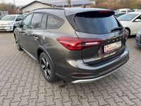Gebraucht Ford Focus Active X 125 PS (91 kW) 2022 Grau Kombi