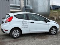 Gebraucht Ford Fiesta 60 PS (44 kW) 2013 Weiß Kleinwagen