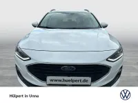 Używany Ford Focus Cool & Connect 125 KM (91 kW) 2022 Biały Sedan/Limuzyna