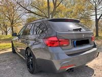 Gebraucht BMW 330 252 PS (185 kW) 2019 Grau Kombi