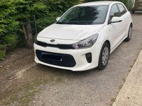Second-hand Kia Rio 84 CP (61 kW) 2017 Alb Berlinǎ
