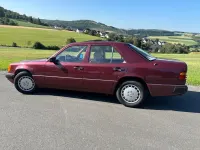 Gebraucht Mercedes E230 132 PS (97 kW) 1990 Rot Limousine