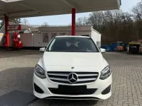 Gebraucht Mercedes B180 122 PS (89 kW) 2019 Weiß Van / Kleinbus