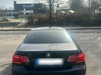 Gebraucht BMW 320 184 PS (135 kW) 2011 Schwarz Coupé
