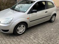 Gebraucht Ford Fiesta 60 PS (44 kW) 2004 Grau Kleinwagen