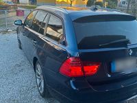 Gebraucht BMW 320 184 PS (135 kW) 2011 Blau Kombi