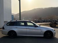Gebraucht BMW 320 163 PS (119 kW) 2007 Silber Kombi