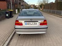 Gebraucht BMW 318 143 PS (105 kW) 2003 Silber Limousine