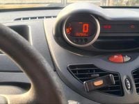 Gebraucht Renault Twingo 75 PS (55 kW) 2011 Rot Kleinwagen