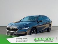Neu Skoda Superb Selection 204 PS (150 kW) 2025 Graphitegrau metallic Kombi