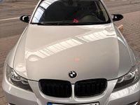 Gebraucht BMW 318 139 PS (102 kW) 2007 Grau Kombi