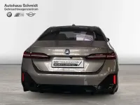 Gebraucht BMW 550e M Sport 313 PS (230 kW) 2025 Oxidgrau Limousine