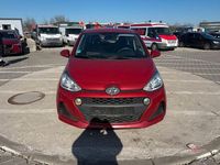 Gebraucht Hyundai i10 Classic 69 PS (50 kW) 2018 Rot Kleinwagen