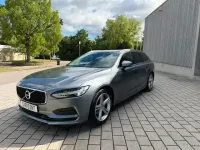 Gebraucht Volvo V90 Momentum 150 PS (110 kW) 2019 Grau Kombi