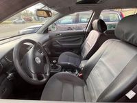 Gebraucht VW Passat 116 PS (85 kW) 2004 Silber Kombi