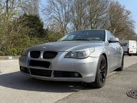 Gebraucht BMW 530 218 PS (160 kW) 2005 Silber Limousine
