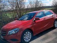 Gebraucht Mercedes A180 122 PS (89 kW) 2013 Rot Limousine