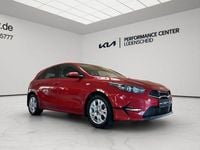 Usado Kia Ceed Vision 140 HP (102 kW) 2024 Vermelho Citadino