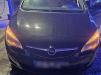 Gebraucht Opel Astra 140 PS (102 kW) 2011 Schwarz Kombi