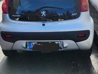 Gebraucht Peugeot 107 68 PS (50 kW) 2009 Silber Kleinwagen