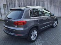 Gebraucht VW Tiguan LOUNGE 140 PS (102 kW) 2015 Grau SUV