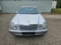 Gebraucht Mercedes E320 Elegance 220 PS (161 kW) 1996 Silber Limousine