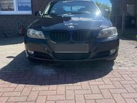 Gebraucht BMW 318 143 PS (105 kW) 2011 Schwarz Limousine