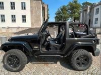 Käytetty Jeep Wrangler 200 HP (147 kW) 2015 Musta Katumaasturi
