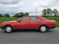 Gebraucht Mercedes E260 1986 Rot Limousine