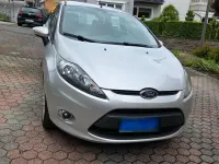 Gebraucht Ford Fiesta 96 PS (70 kW) 2012 Grau Kleinwagen