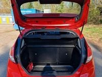Gebraucht Ford Fiesta Celebration 82 PS (60 kW) 2016 Rot Kleinwagen
