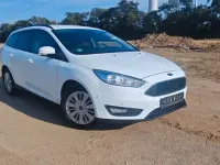 Gebraucht Ford Focus Trend 125 PS (91 kW) 2015 Weiß Limousine