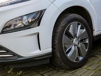 Gebraucht Hyundai Kona Select 150 kW (204 PS) 2021 Weiss SUV