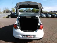 Używany Opel Corsa Selection 69 KM (50 kW) 2019 Biały Hatchback