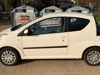 Gebraucht Citroën C1 Tendance 68 PS (50 kW) 2013 Weiß Kleinwagen