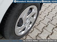 Gebraucht Hyundai i20 101 PS (74 kW) 2022 Polar white Kleinwagen