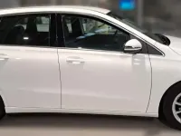 Gebraucht Mercedes B180 136 PS (100 kW) 2021 Weiß Kleinwagen