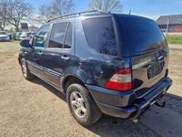Gebraucht Mercedes ML320 218 PS (160 kW) 1999 Schwarz SUV