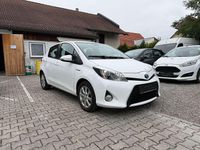 Gebraucht Toyota Yaris Hybrid Life 75 PS (55 kW) 2013 Weiß Kleinwagen