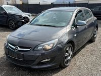 Gebraucht Opel Astra Selection 140 PS (102 kW) 2014 Grau Limousine