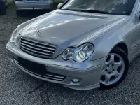 Gebraucht Mercedes C220 Elegance 150 PS (110 kW) 2005 Silber Limousine