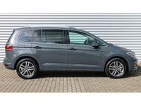 Gebraucht VW Touran Highline 150 PS (110 kW) 2024 Van / Kleinbus