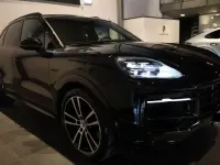 Gebraucht Porsche Cayenne 470 PS (345 kW) 2024 Chromitschwarz SUV