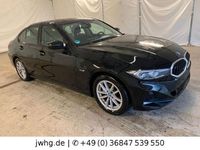 Gebraucht BMW 320e 204 PS (150 kW) 2022 Schwarz ii/bonnet fluid black Limousine