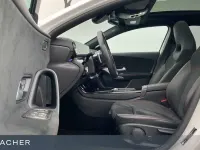 Gebraucht Mercedes A250 AMG line 224 PS (164 kW) 2023 Weiß Limousine