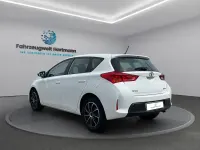 Gebraucht Toyota Auris 99 PS (72 kW) 2015 Super (pure) white ii Limousine
