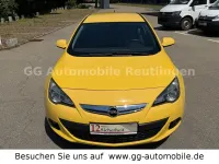 Gebraucht Opel Astra GTC Edition 179 PS (131 kW) 2011 Gelb Limousine