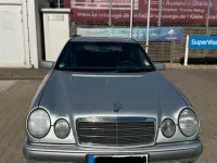 Gebraucht Mercedes E240 170 PS (125 kW) 1998 Silber Limousine