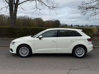 Gebraucht Audi A3 105 PS (77 kW) 2013 Weiß Limousine